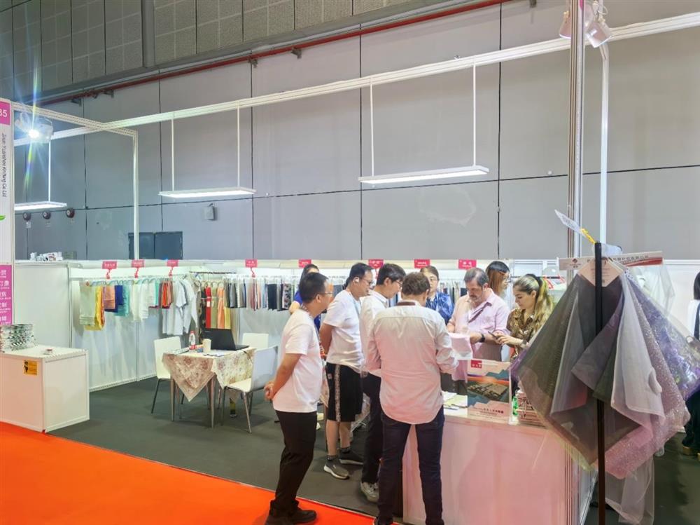 以科技綠色鏈接紡織商機！元首針織亮相2025中國國際紡織面料及輔料（秋冬）博覽會