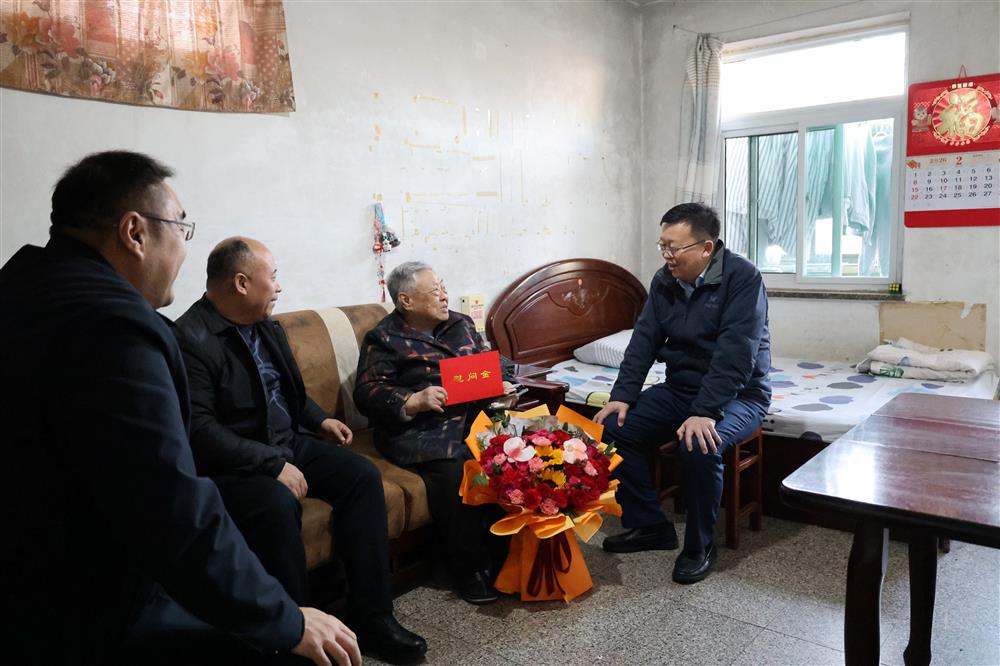 殷殷關(guān)懷 情暖新春！ 濟(jì)南產(chǎn)發(fā)集團(tuán)走訪慰問離退休老干部