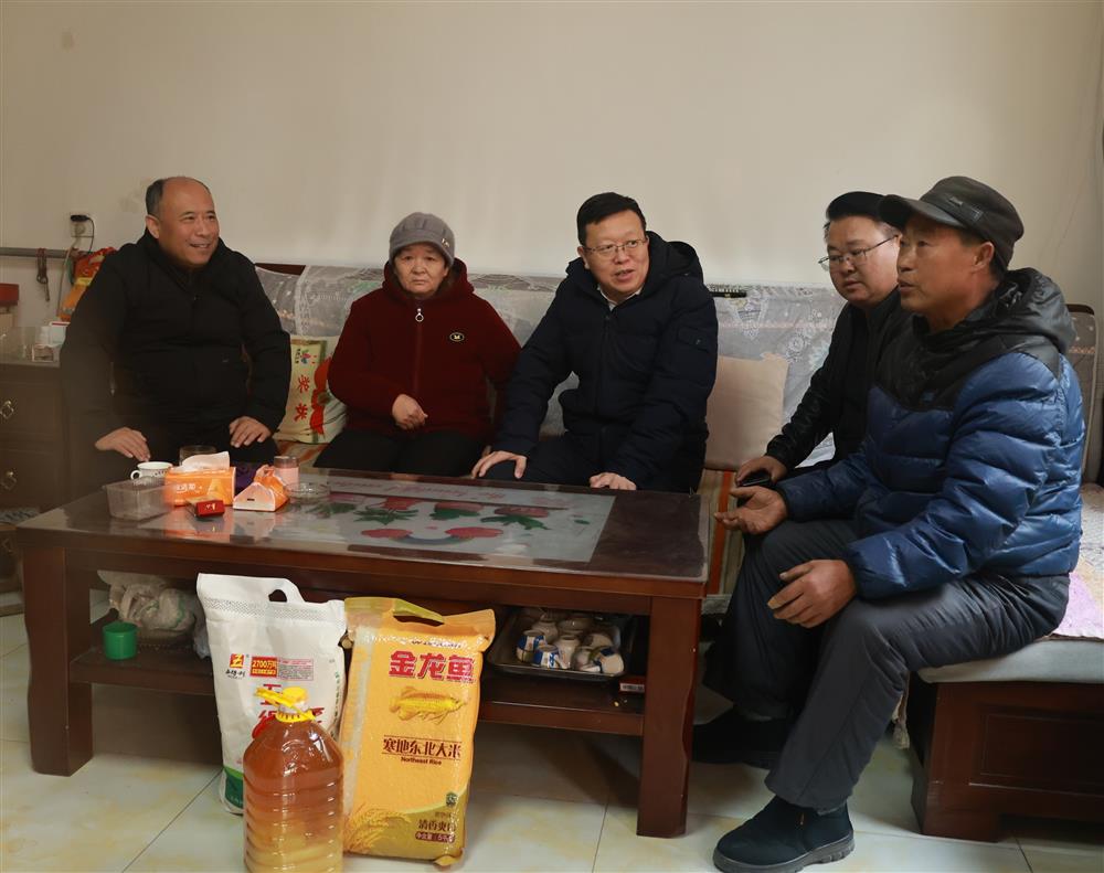 新春送溫暖 幫扶顯擔(dān)當(dāng)！ 濟(jì)南產(chǎn)發(fā)集團(tuán)走訪(fǎng)慰問(wèn)“第一書(shū)記”幫扶村
